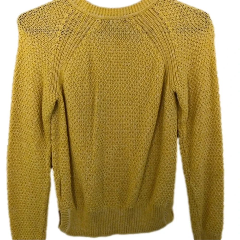 𝅺 GAP Yellow sweater